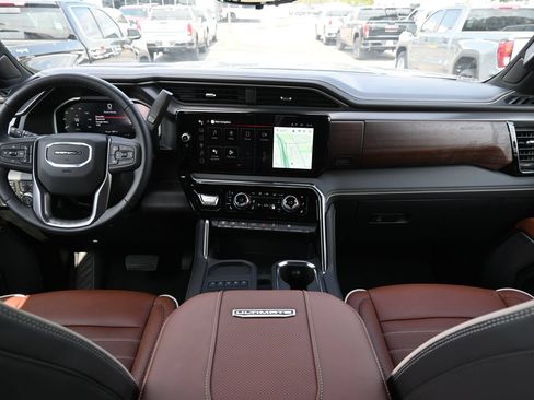 New 2026 GMC Sierra 3500 Denali Ultimate AWD/4WD image 7