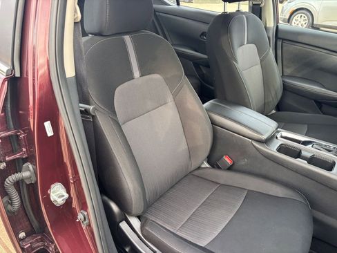 Used 2025 Nissan Sentra SV image 29