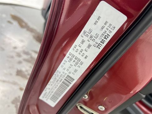 Used 2020 Jeep Cherokee Latitude Plus image 27