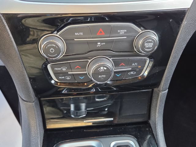 Used 2023 Chrysler 300 Touring RWD image 19