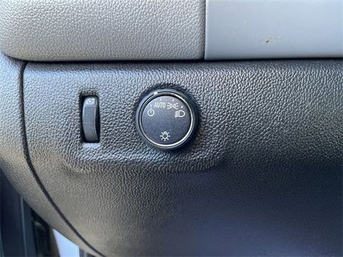 Used 2022 Chevrolet Colorado W/T w/ Custom Special Edition image 32