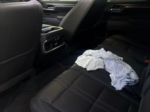 Used 2022 Chevrolet Silverado 1500 High Country w/ High Country Premium Package AWD/4WD image 5