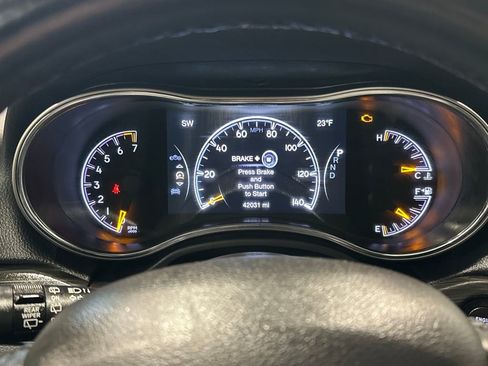 Used 2022 Jeep Grand Cherokee Limited image 18