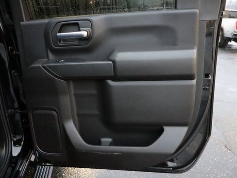 Used 2025 Chevrolet Silverado 2500 Custom w/ Custom Value Package image 21