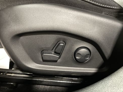 Used 2024 Jeep Compass Limited image 10