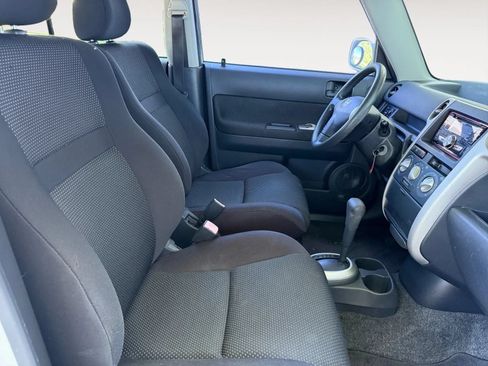 Used 2005 Scion xB FWD image 10