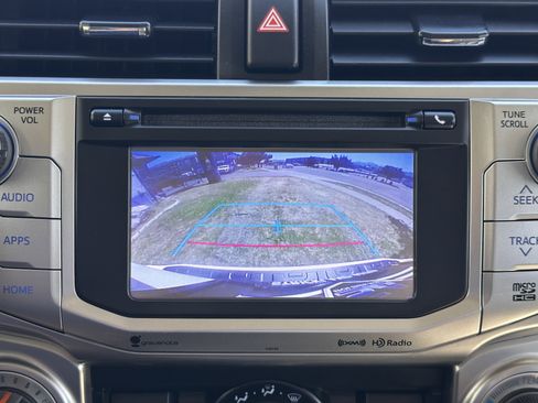 Used 2018 Toyota 4Runner SR5 AWD/4WD image 35