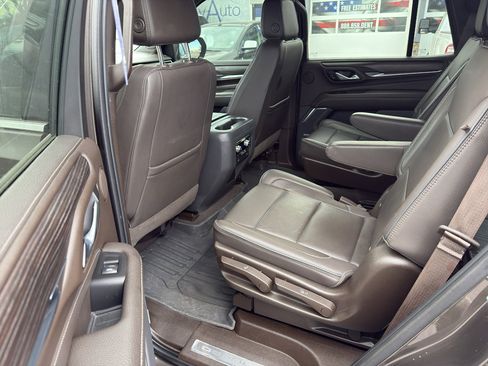 Used 2021 GMC Yukon Denali image 11