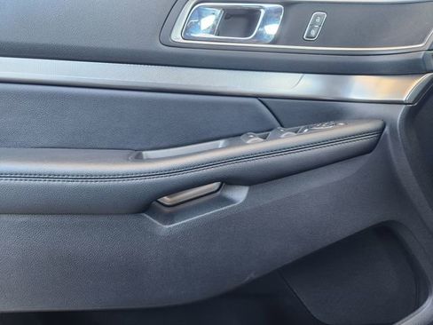 Used 2018 Ford Explorer XLT w/ Equipment Group 202A image 22