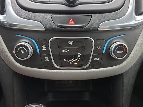 Used 2020 Chevrolet Equinox LS w/ LPO, Floor Liner Package AWD/4WD image 33