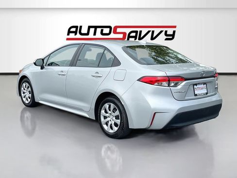 Used 2024 Toyota Corolla LE FWD image 5