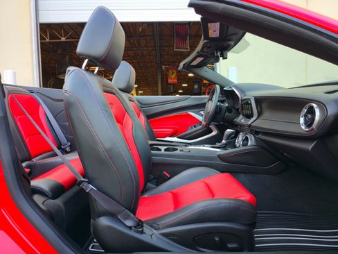 Used 2016 Chevrolet Camaro SS image 31