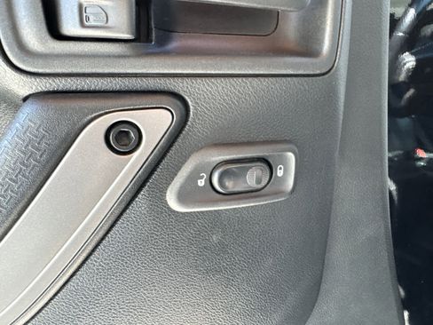 Used 2018 Jeep Wrangler Unlimited Sahara image 19