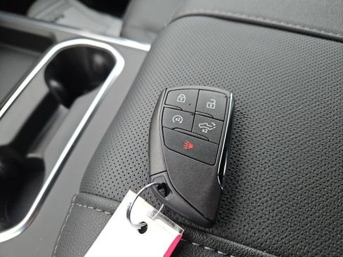 New 2026 GMC Sierra 2500 SLT w/ SLT Convenience Package image 43