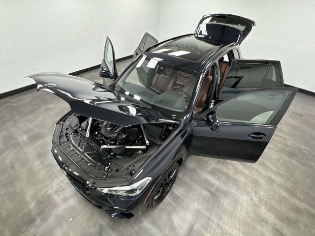 Used 2023 BMW X5 M50i w/ Executive Package AWD/4WD image 18