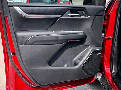 Used 2025 GMC Acadia Elevation w/ LPO, Floor Liner Package image 42