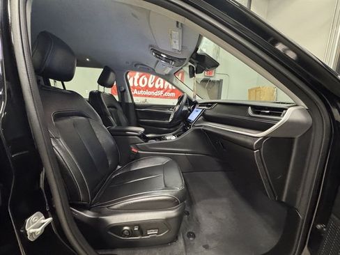 Used 2023 Jeep Grand Cherokee L Limited AWD/4WD image 12