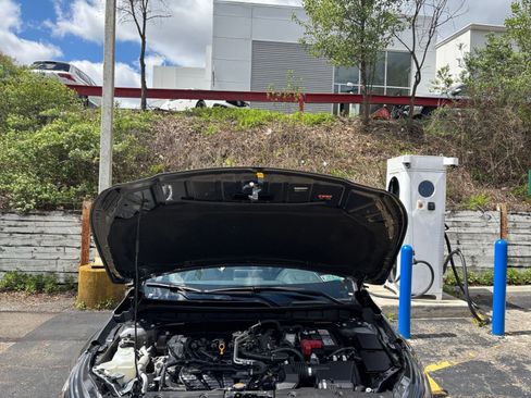 Used 2025 Nissan Altima 2.5 SV FWD image 33