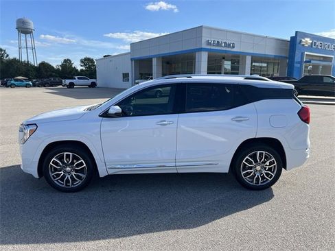 Used 2022 GMC Terrain Denali image 5