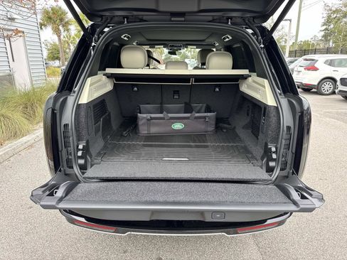 Used 2026 Land Rover Range Rover SE image 11