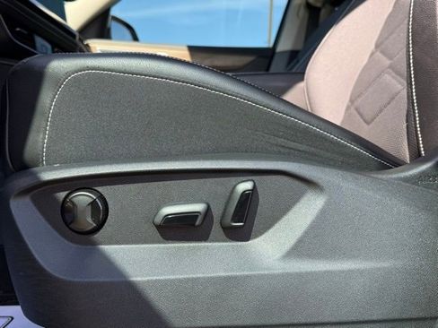 Used 2024 Volkswagen Atlas SE image 14