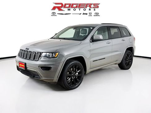 Certified 2021 Jeep Grand Cherokee Laredo X image 3