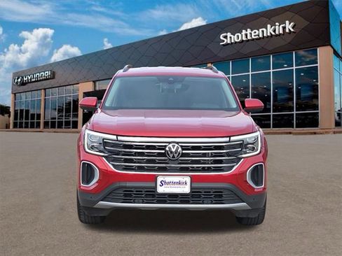 Used 2024 Volkswagen Atlas SE w/ Black Wheel Package image 2