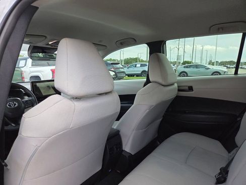 Used 2025 Toyota Corolla Cross L FWD image 23