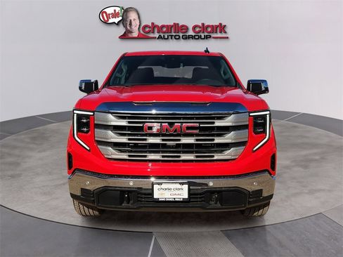 New 2026 GMC Sierra 1500 SLE w/ Preferred Package image 8