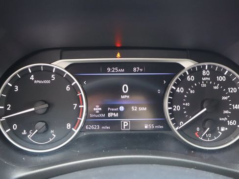 Used 2022 Nissan Sentra SR w/ Electronics Package FWD image 9