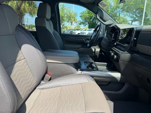 Used 2024 Chevrolet Silverado 2500 ZR2 w/ Technology Package AWD/4WD image 11