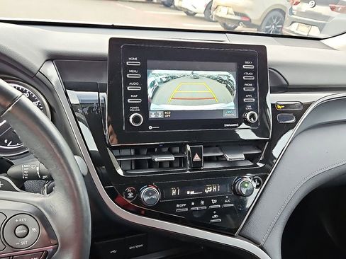 Used 2024 Toyota Camry SE w/ Convenience Package image 17
