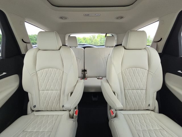 Used 2023 Buick Enclave Avenir w/ Avenir Technology Package FWD image 20