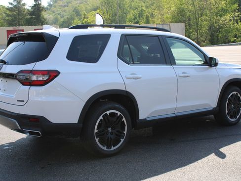 New 2026 Honda Pilot image 8