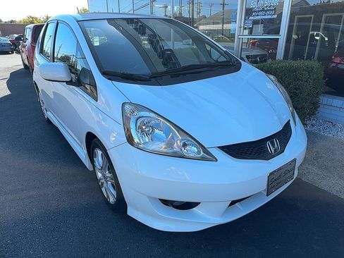 Used 2010 Honda Fit Sport image 2