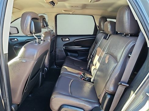 Used 2020 Dodge Journey SE w/ SE Popular Equipment Group image 13