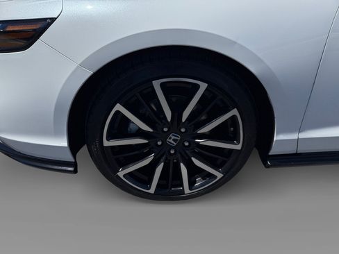 Used 2025 Honda Accord Touring image 9