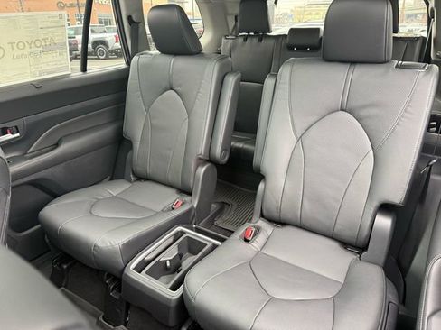 New 2026 Toyota Grand Highlander Limited image 9
