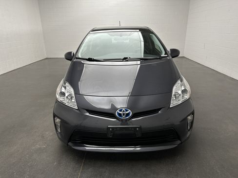 Used 2015 Toyota Prius Four image 3