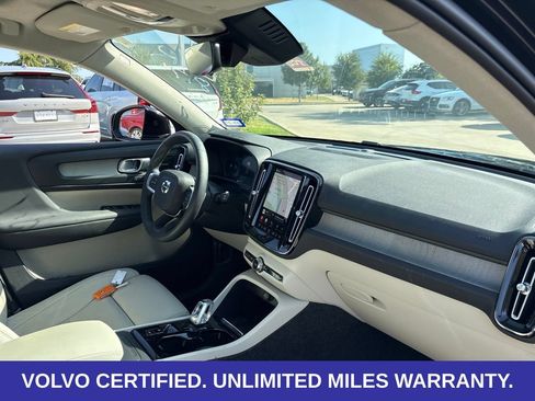 Used 2024 Volvo XC40 B5 Ultimate AWD/4WD image 14