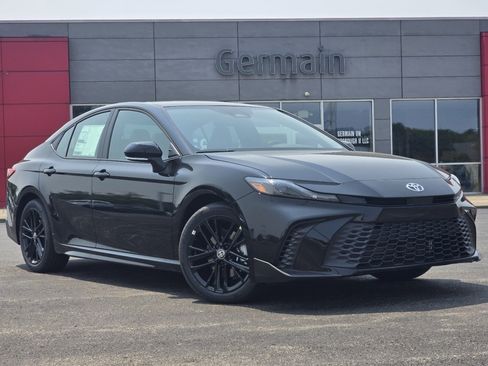New 2026 Toyota Camry SE FWD image 2