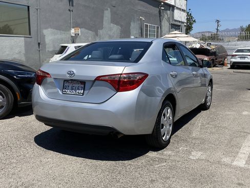 Used 2018 Toyota Corolla LE image 6