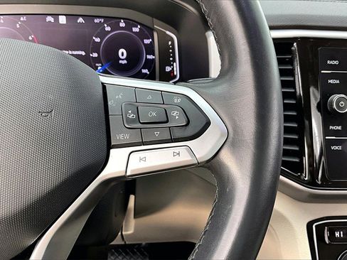 Used 2021 Volkswagen Atlas SEL Premium image 19