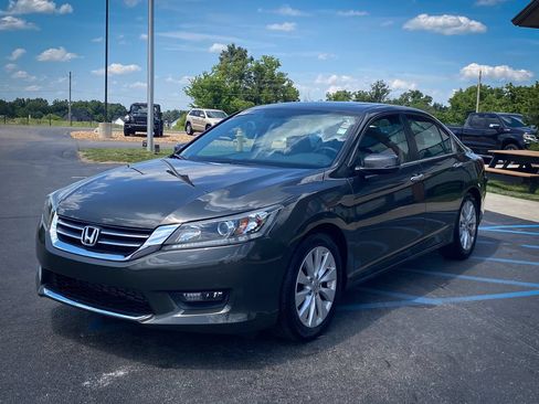 Used 2014 Honda Accord EX image 16