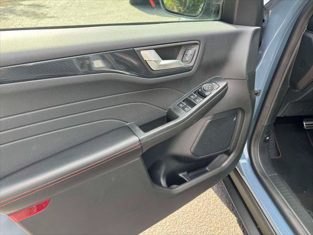 Used 2023 Ford Escape ST-Line w/ Tech Pack #1 AWD/4WD image 17