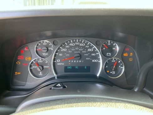 Used 2021 Chevrolet Express 2500 w/ Driver Convenience Package RWD image 12