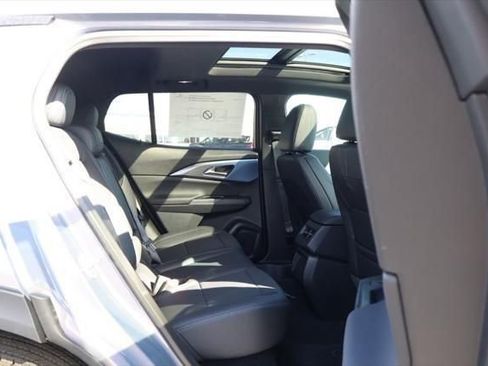 New 2026 Chevrolet Equinox EV LT image 36