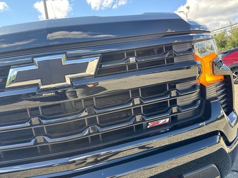 Used 2024 Chevrolet Silverado 1500 LT Trail Boss w/ Convenience Package II AWD/4WD image 40
