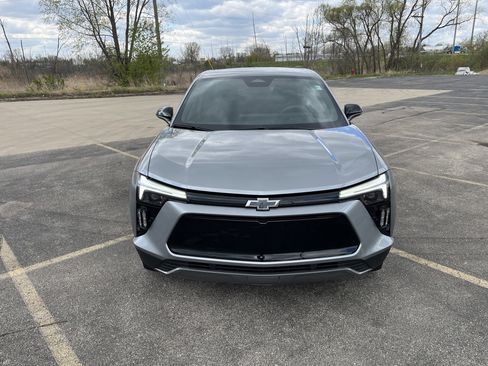 Used 2025 Chevrolet Blazer EV AWD Police image 2