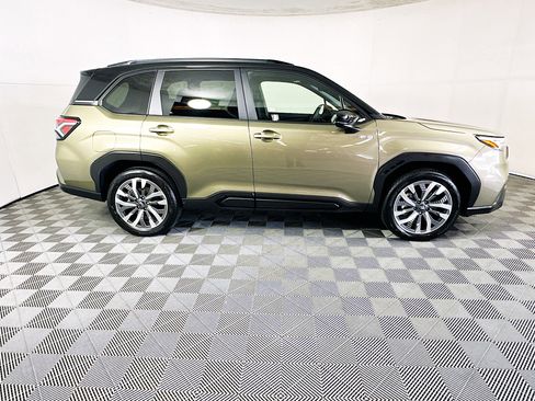 Used 2025 Subaru Forester Touring image 2